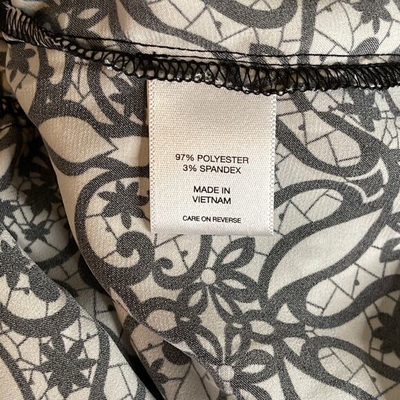 New York & Company Black White Blouse Geometric Cap Sleeves Scoop Neck Small - Picture 5 of 9